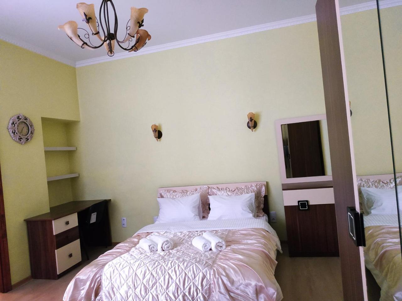 Lviv City Apartment Buitenkant foto